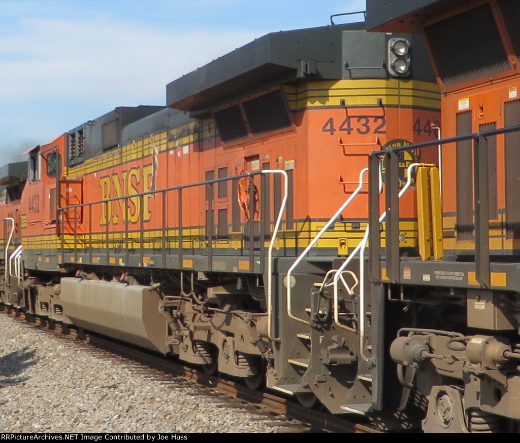 BNSF 4432